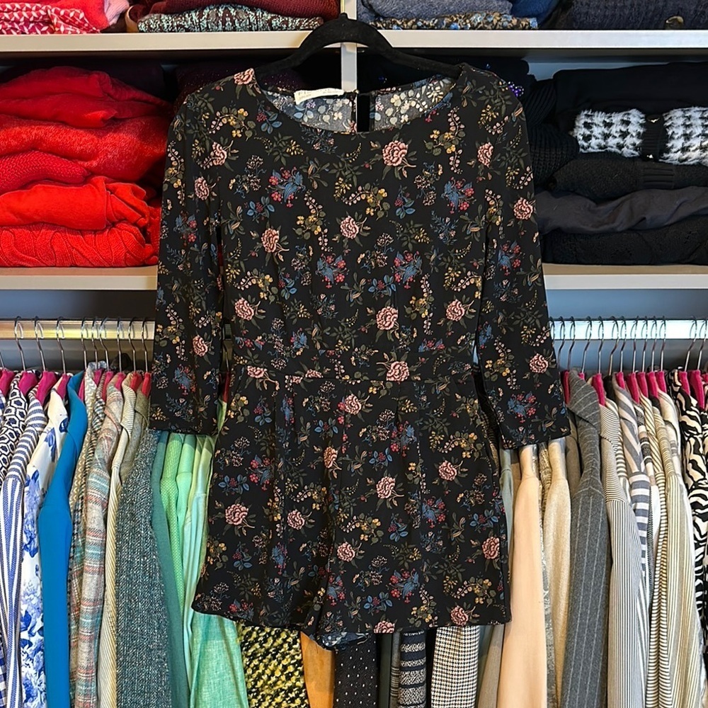 Fischer black/pink floral 3/4 sleeve back zipper/button closure romper size S